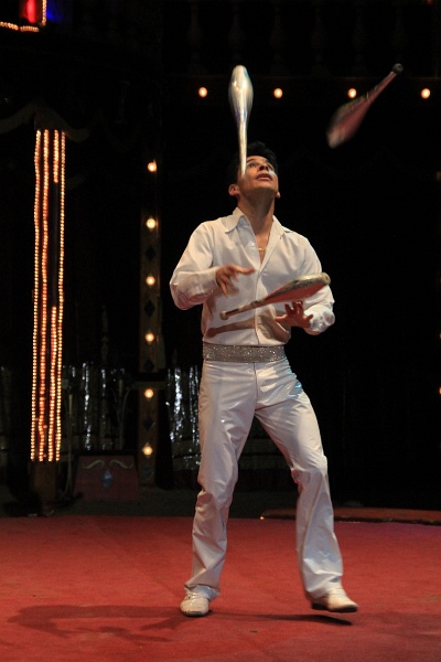 Circus Barelli   120.jpg